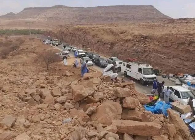 طريق الأمل: انقلاب شاحنة يخلّف إصابات خطيرة ويعطل حركة السير