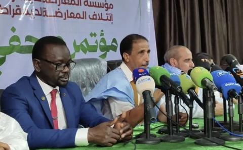 قطب المعارضة يسلم وثيقة ملاحظاته