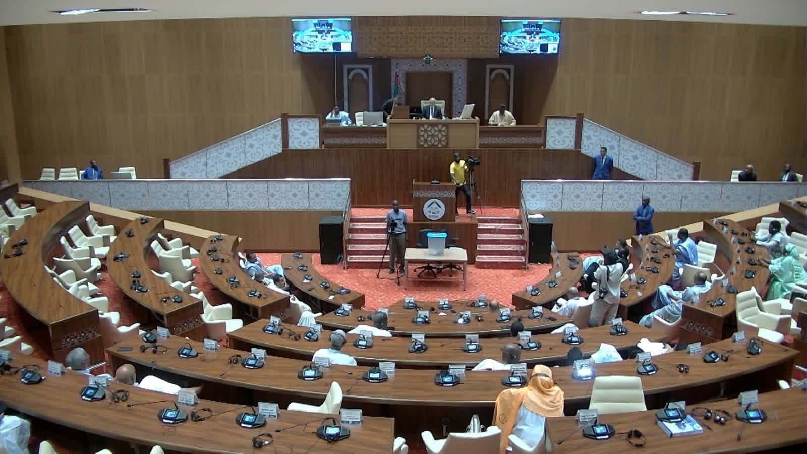 محمد بمب مكت يواصل رئاسة الجمعية الوطنية