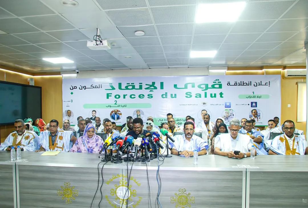 قوى الإنقاذ تطالب باحترام الدستور وترفض فتح الباب أمام مأمورية ثالثة